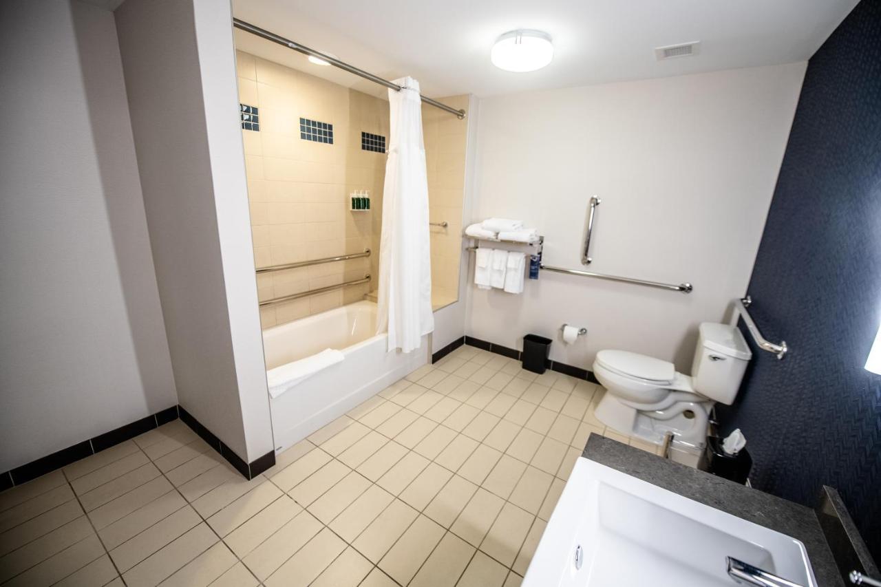 Hotel Fairfield By Marriott & Casino Area