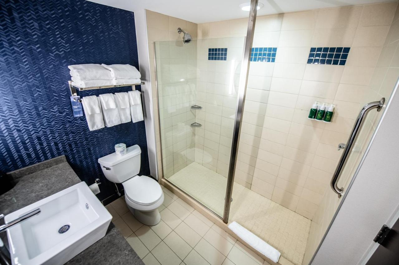 Fairfield By Marriott & Casino Area Hotel 3*