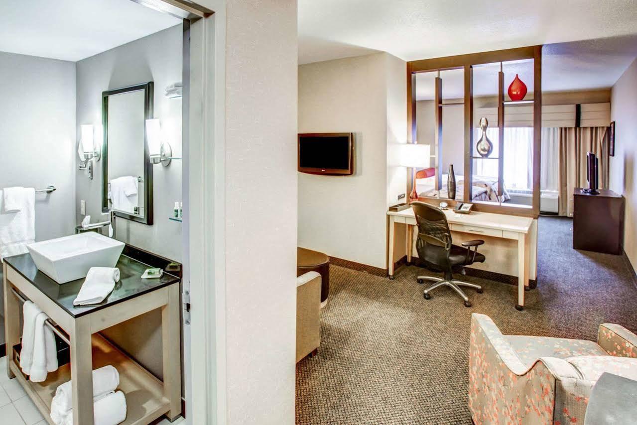 Hotel Fairfield By Marriott & Casino Area 3*