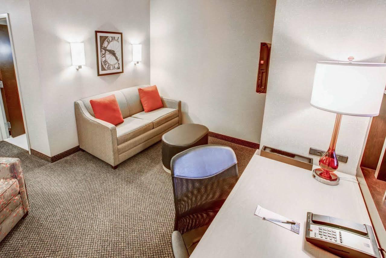 Fairfield By Marriott & Casino Area