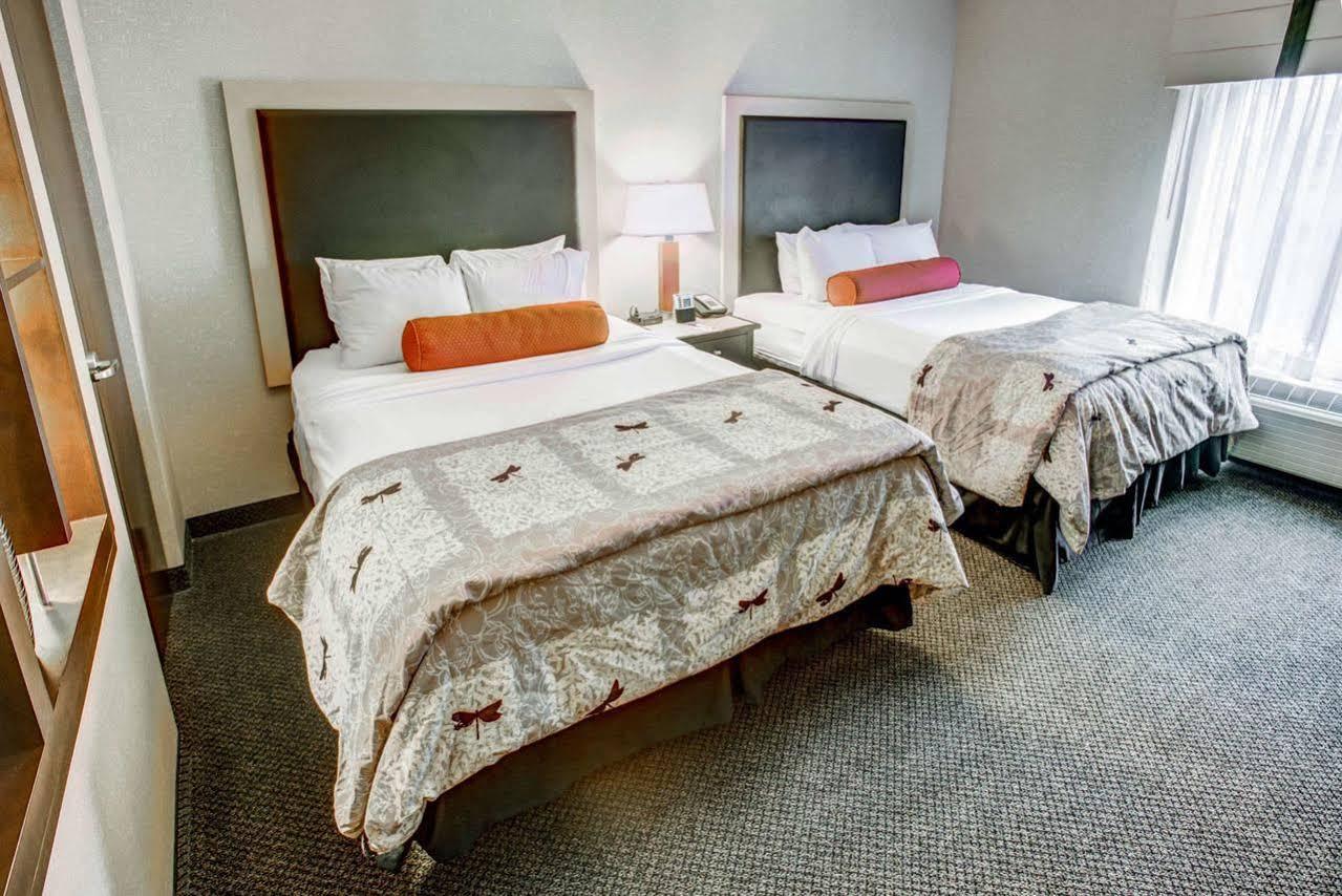 Hotel Fairfield By Marriott & Casino Area 3*